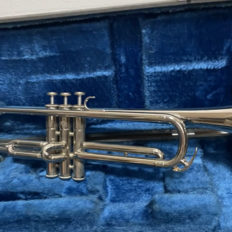 YAMAHA YTR-135 YTR135 Trumpet Silver Color with Hard Case