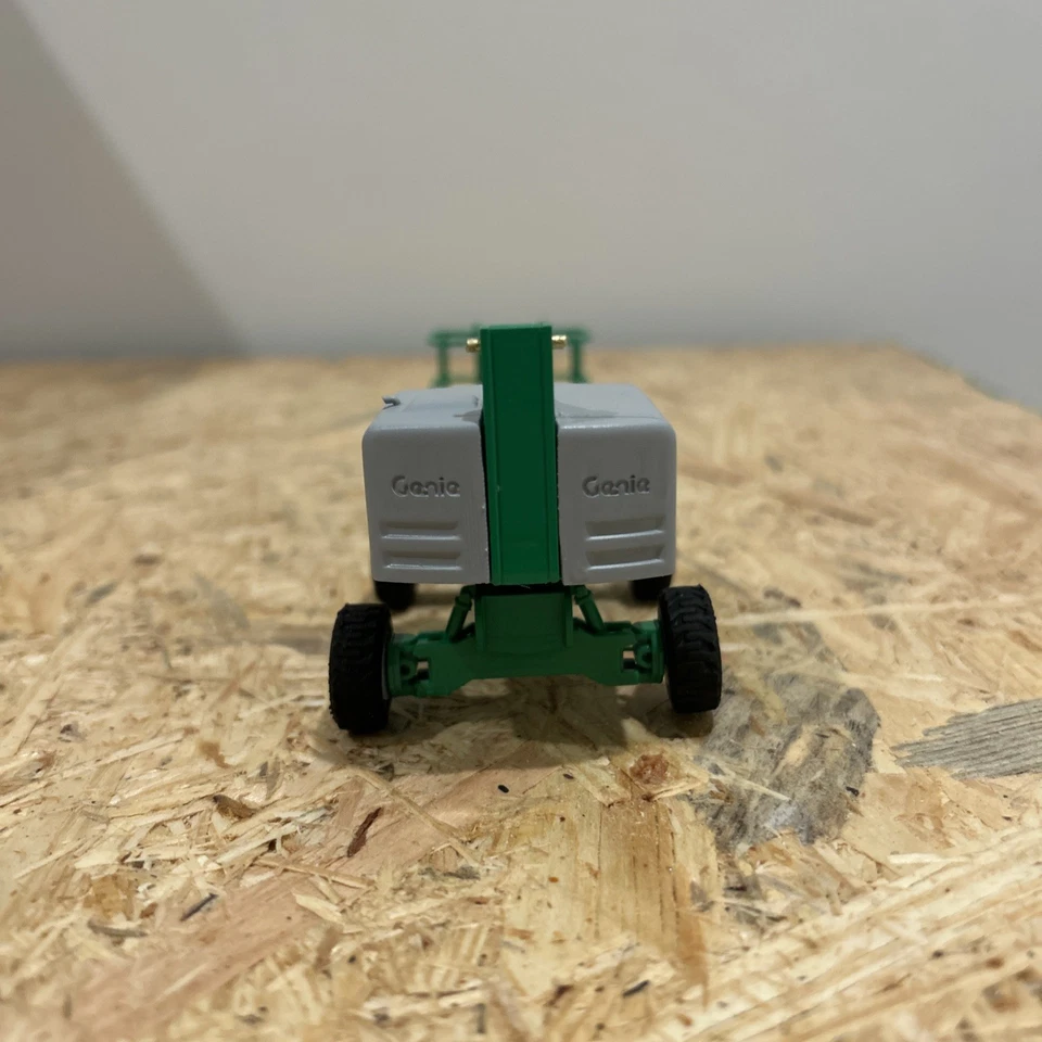 3D 打印 1: 50 比例 Genie S-40 Sunbelt 租赁 Manlift — 第 2/4 张图片