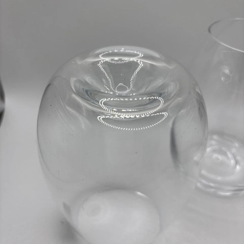 Набор из 2 новых винных бокалов Dartington Crystal 4,5 дюйма без стержня с наклейками с подписью BTM - Изображение 3 из 3