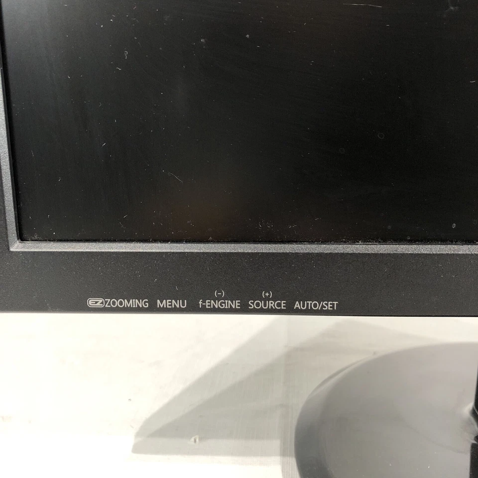 LG Flatron Black Desktop Monitor L196WTQ - Image 2 of 4