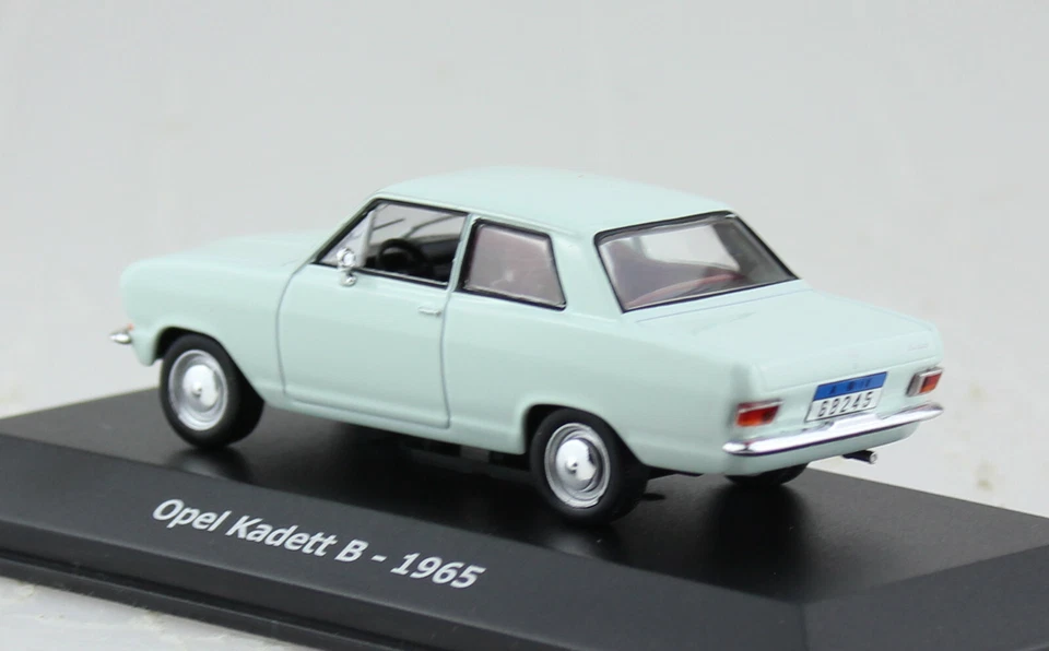Opel Kadett B 1965 hellblau 1:43 Hachette Modellauto  - Bild 2 von 3