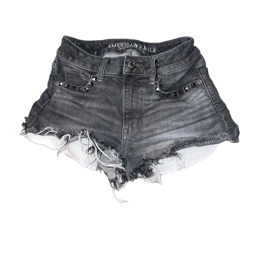 Pantalones cortos American Eagle Outfitters con tachuelas para mujer
