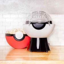 Uncanny Brands Pokémon Pokeball Popcorn Maker