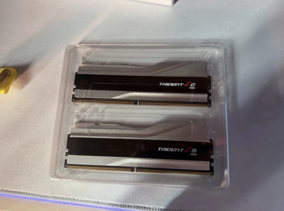 G.Skill Trident Z5 RGB F5-8000J3848H16GX2-TZ5RS 32 GB 2 x 16 GB DDR5 8000 MHz - Immagine 3 di 4