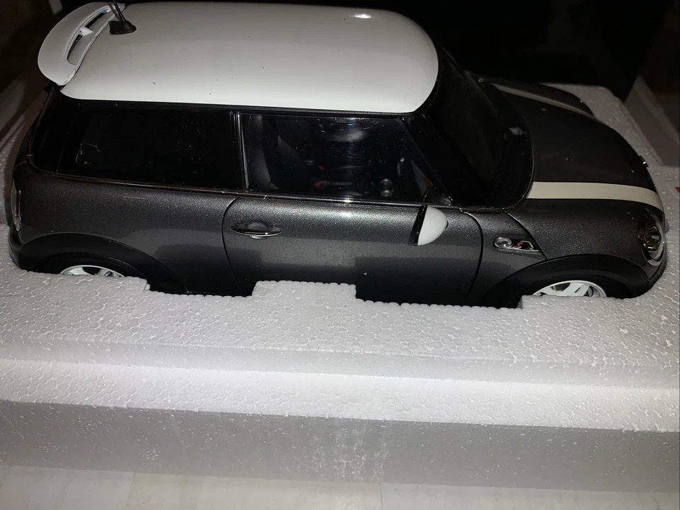 KYOSHO static model 1:18 Mini Cooper S 2006 R56 - Immagine 4 di 4