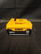 DEWALT DCB205 20V Li-Ion 5.0Ah Battery **New Open Box**