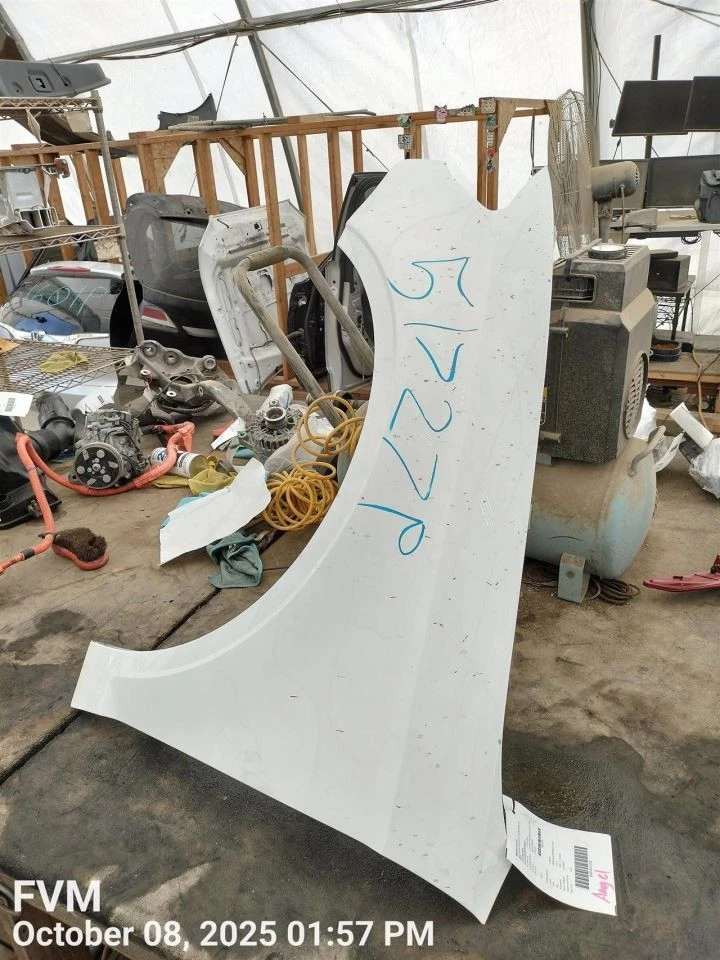 WHT LEFT FENDER 8V5821105A 2015-2020 AUDI A3 AUDI Foto 2 de 4