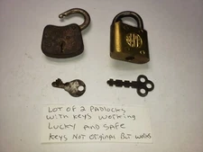 LOT OF 2 PADLOCKS LUCKY AND SAFE  WITH KEYS WORKING 