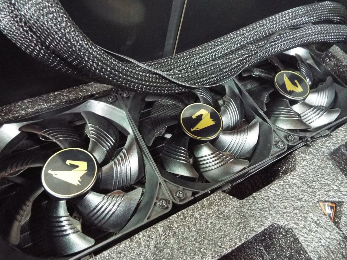 Gigabyte Aorus GeForce RTX 4090 XTREME WATERFORCE SHELL NO