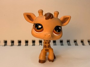 littlest pet shop giraffe