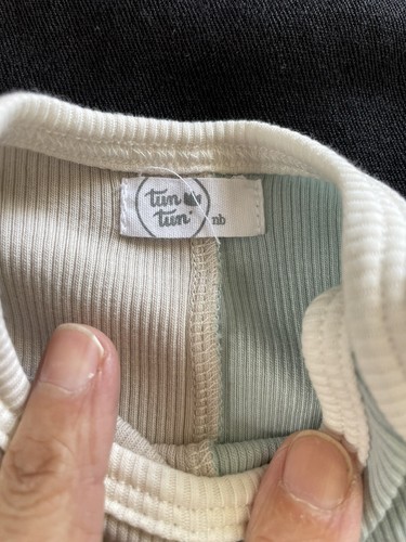 Tun Tun (Peru) EUC Blue-Green/Taupe Colorblock Pima Ribbed Knit Footie-Newborn - 第 2/7 張圖片