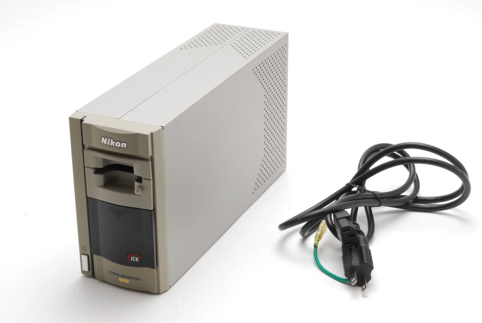 [Fast neuwertig] NIKON Coolscan IV ED LS-40 ED 35mm Film Scanner mit MA-20 aus Japan