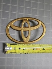 GOLD TOYOTA FRONT GRILL or TRUNK LIFTGATE REAR EMBLEM