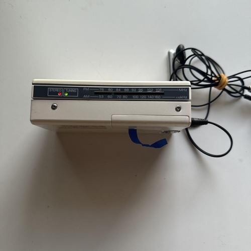 Toshiba Portable Cassette Player Walkman Kt-As10 Vintage Audio Personal Stereo - Picture 2 of 4
