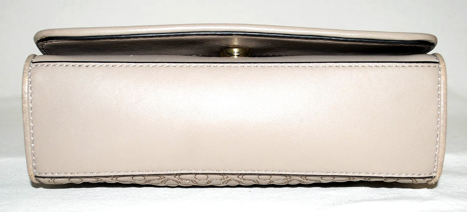 Tracolla Tory Burch French Bryant trapuntata con patta magnetica (vedi condizioni)