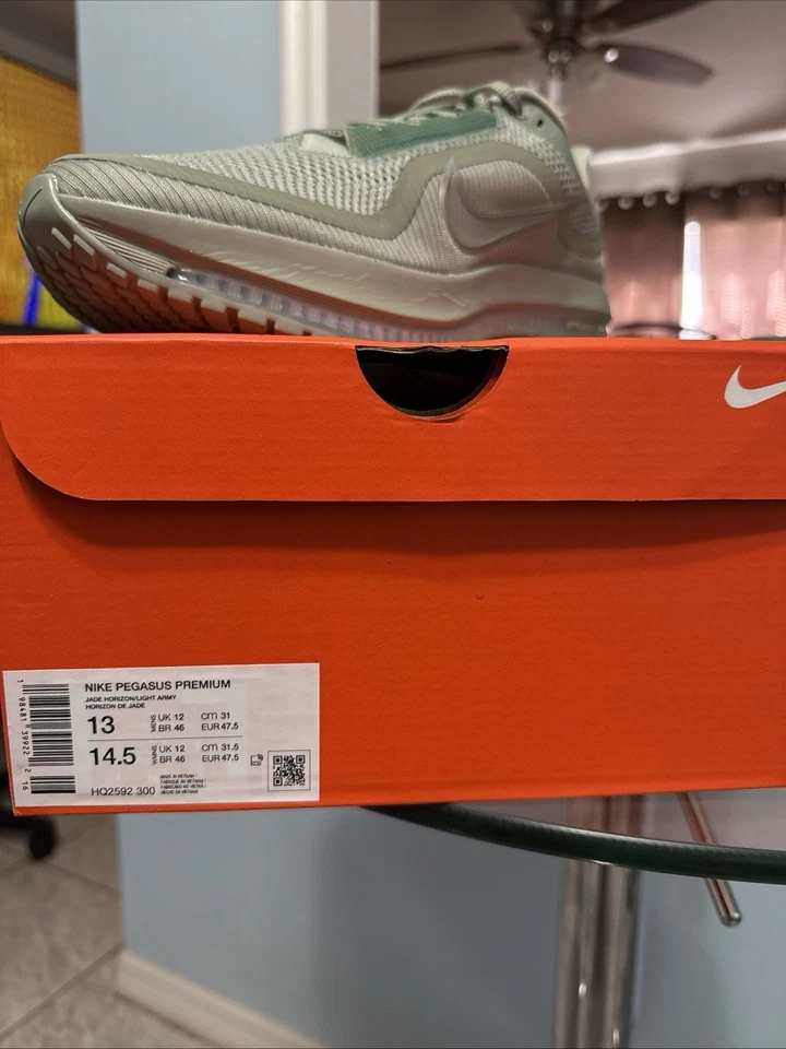 Nike Pegasus Premium Size 13 Men’s HQ2592-300 - Image 2 of 4