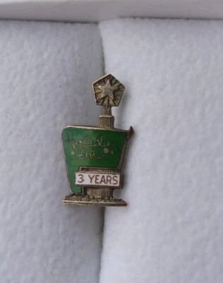 Vintage Holiday Inn Motel 3 Year Employee Service Award Lapel Pin green enamel