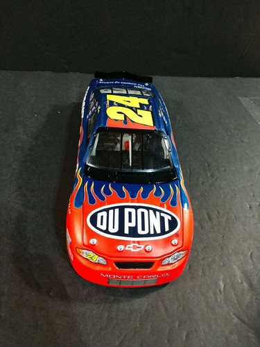 JEFF GORDON #24 DuPont 2002 Monte Carlo 1:24 Action Racing - Picture 7 of 8