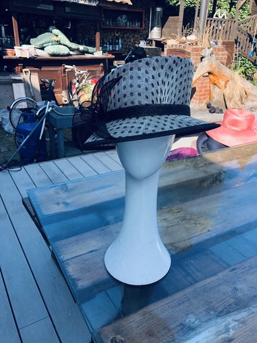 BHS BRITISH HOME STORES LARGE WEDDING HAT IVORY & BLACK BOW SPOTTY - Picture 7 of 19
