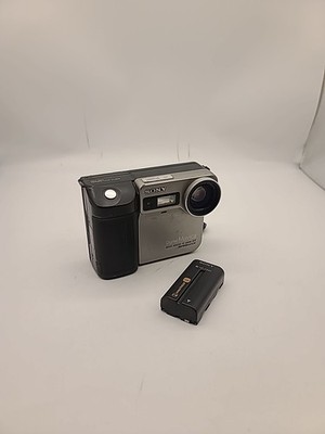 Vintage Sony Digital Mavica MVC-FD81 Camera 3.5'' Floppy XGA MPEG Tested Works