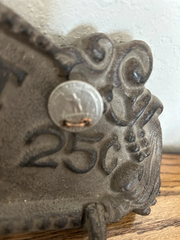 Letrero publicitario vintage de hierro fundido estilo rústico “corte de pelo y afeitado” 25c cortes-leer Foto 4 de 4