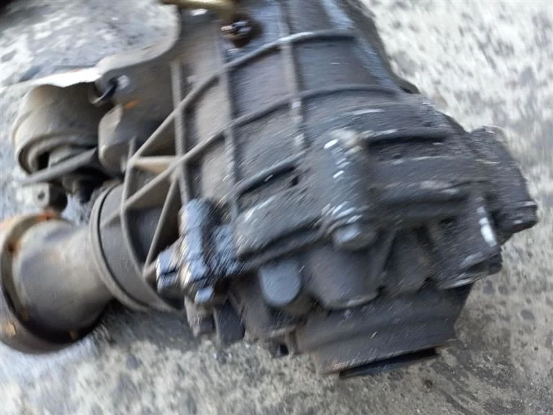 08 09 10 SATURN VUE OEM AWD Carrier Rear End Axle  - Image 4 of 4