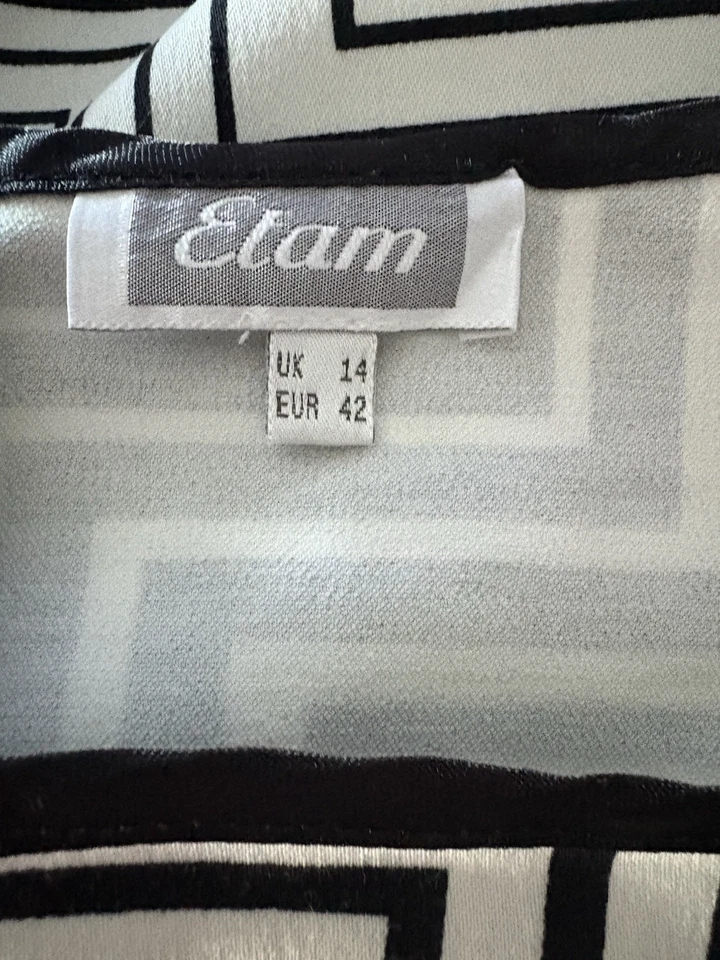 Etam Women’s Vintage Black And White Skirt In Size 14, Length 22 Inches - Image 4 of 4