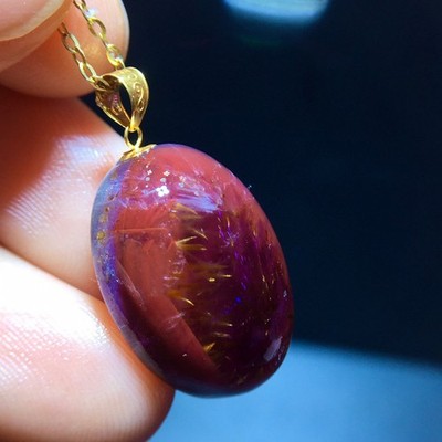 Aurora 23-day Eye 18k Gold Pendant