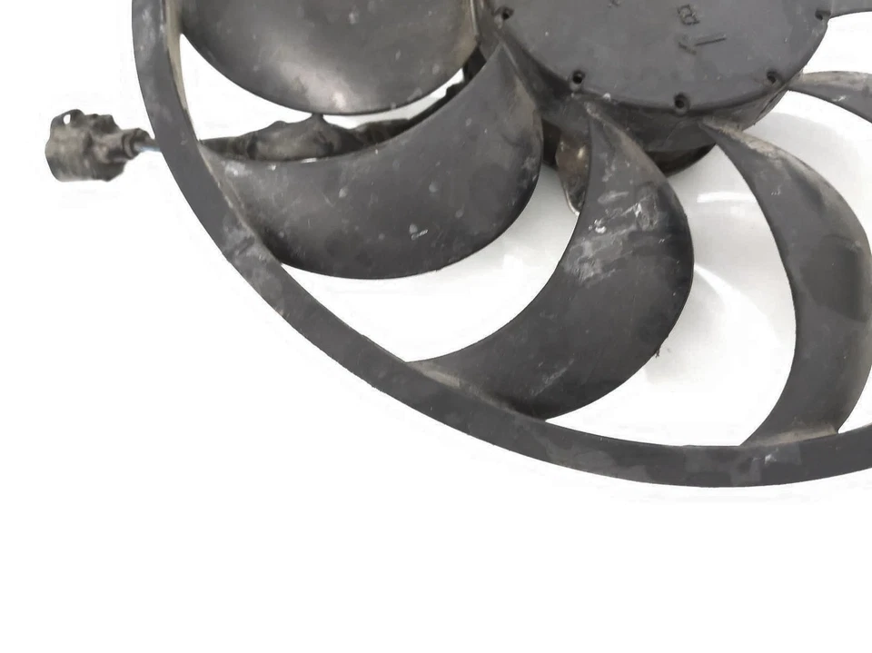 Nissan 370Z 2009-2014 ventilador de radiador de pasajero y conjunto de motor Foto 3 de 4