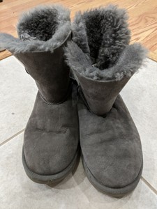 grey ugg boots size 5