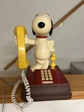 Vintage 1976 The Snoopy and Woodstock Phone - Head Turning Push Button Telephone