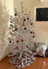 VTG '50s EVERGLEAM 7FT Aluminum Tinsel Pom-Pom Tree AND SPARTUS Color Wheel