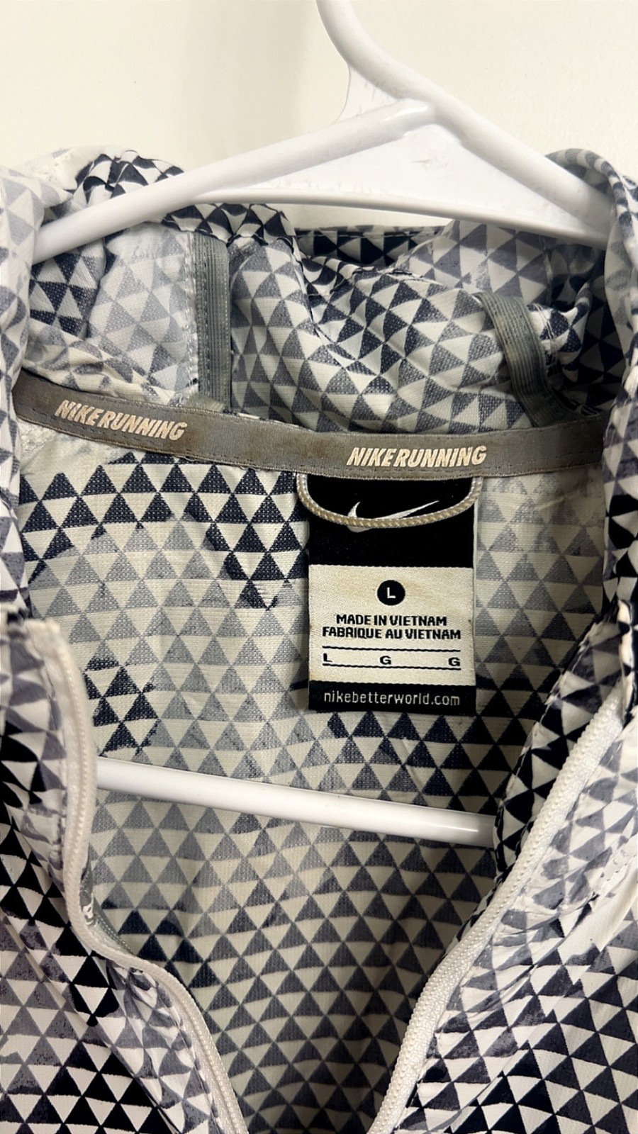 Women's Patterned Nike Running Jacket - image 4