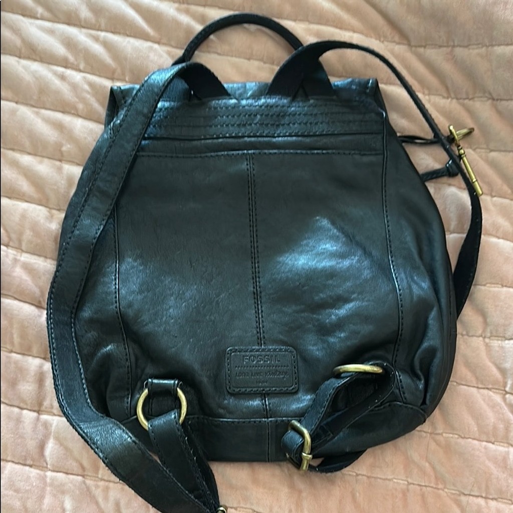 Fossil Black Leather Backpack with Sophisticated Design NWOT  display picture 3