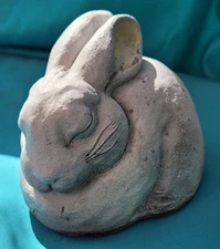 The Stone Bunny Inc Telle M Stein USA Bunny Rabbit Figurine Easter Garden (B)