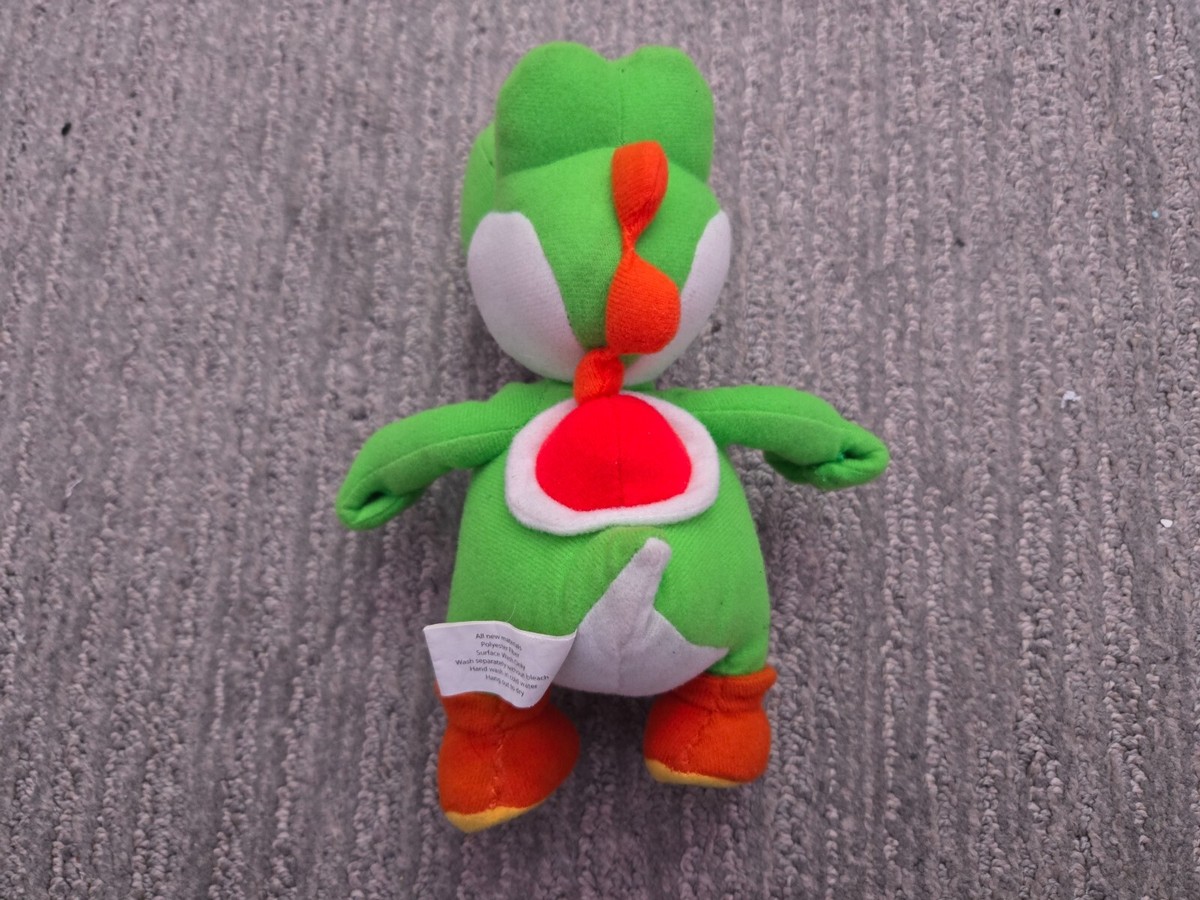 2009 Global Holdings Goldie Super Mario Bros Plush Yoshi Nintendo