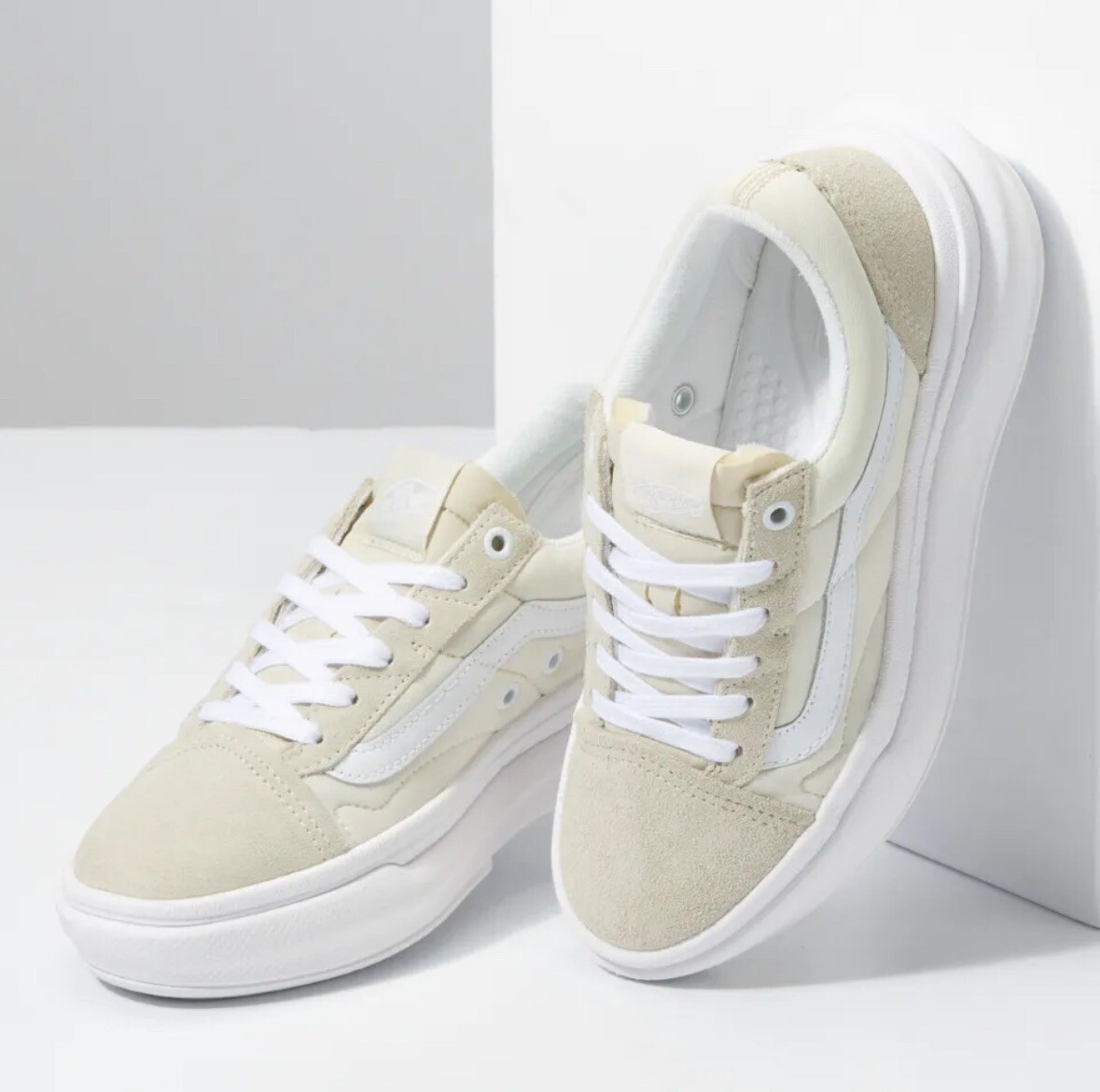 VANS★COMFYCUSH OLD SKOOL OVERT CC★厚底★SAND/WHITE NIB Vans ComfyCush Old Skool Overt CC Shoe Sneakers Sand