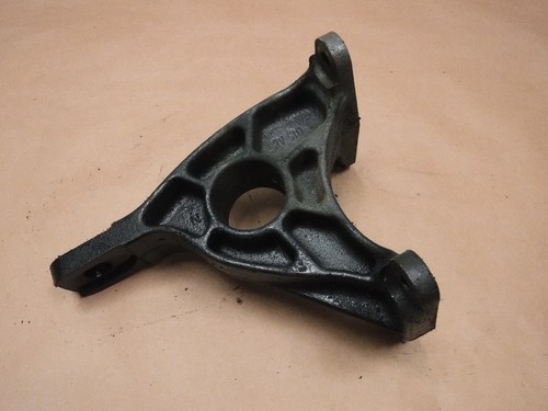 Jeep Liberty 05-06 2.8 CRD  Diesel  Passenger  Side  Motor  Mount Insulator 
