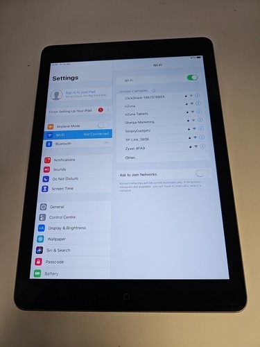 Apple iPad Air (1st Gen) 16GB, Wi-Fi Only, 9.7in Space Grey - Used - (YK067) - Afbeelding 3 van 6