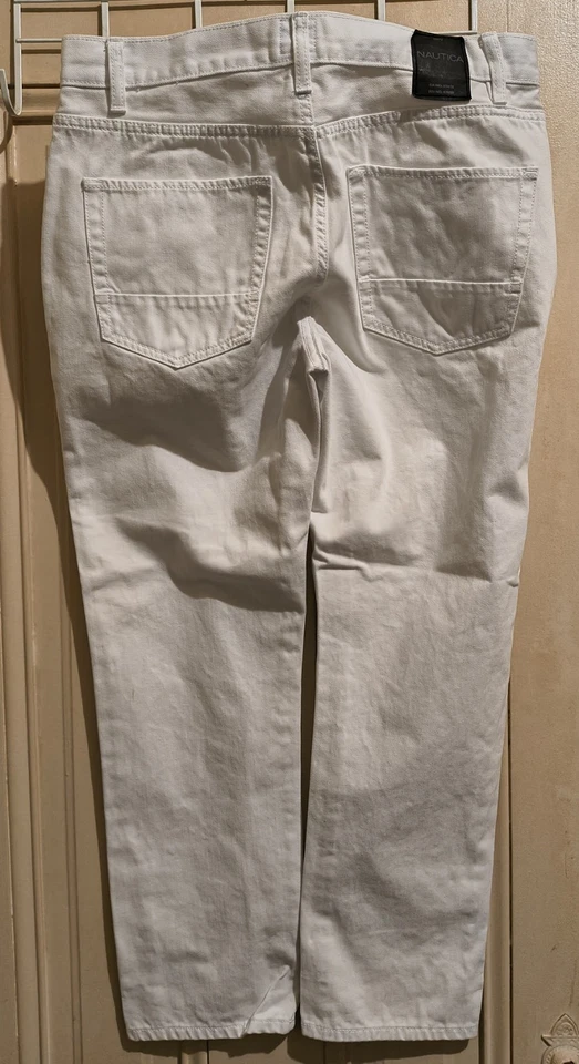 Pantalones de mezclilla blancos calce atlético Nautica para hombre piernas cónicas 33x30 Foto 2 de 4