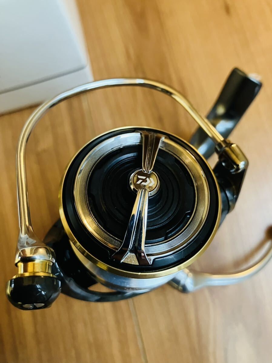 DAIWA LUVIAS LT 2500S-DH 新品【箱に汚れあり．素人保管】 ルビアス