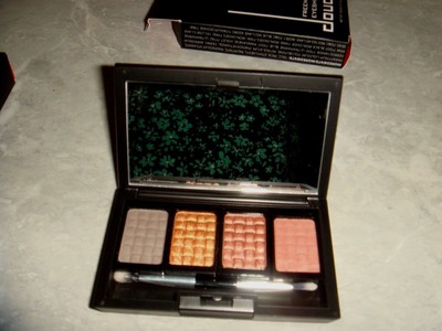Originalverpackt Neu Doucce Freematic verspiegelte Lidschattenpalette & Pinsel Schatten Sonnenfänger 
