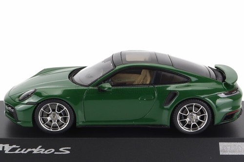 Spark 1:43 Porsche 911 992 Turbo S Coupe 2021 Green Dealer ver. WAP020161RTRB