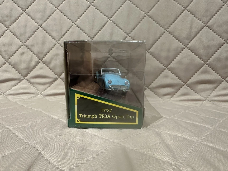 D737 Triumph TR3A Open Top Classic Corgi Models - Image 2 of 4