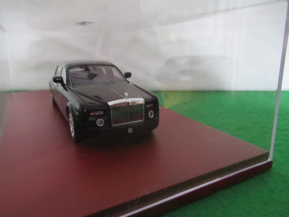 TRUESCALE MINIATURES 2010 ROLLS-ROYCE PHANTOM LWB SCALE 1:43 TSM124367 - Image 3 of 4