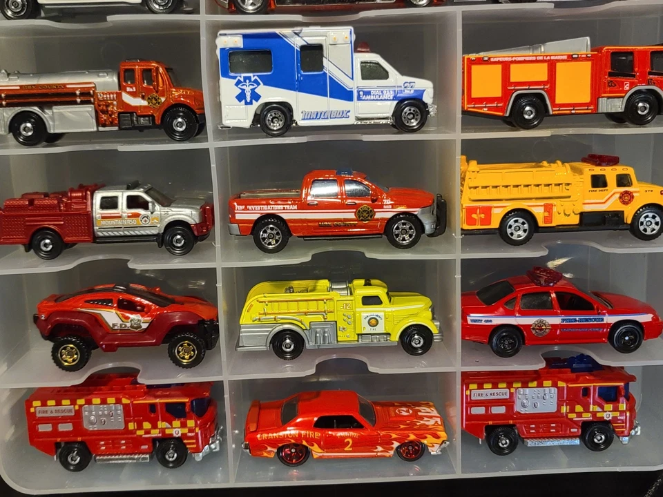 2lbs 24 Emergency Vehicles - Matchbox & Hot Wheels Fire Truck Ambulance Rescue B - Image 3 of 4