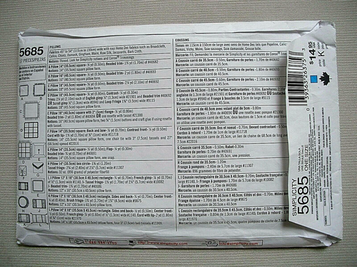 UNCUT Simplicity Sewing Pattern 5685 - Pillows Cushions - Home Decor - Picture 2 of 2