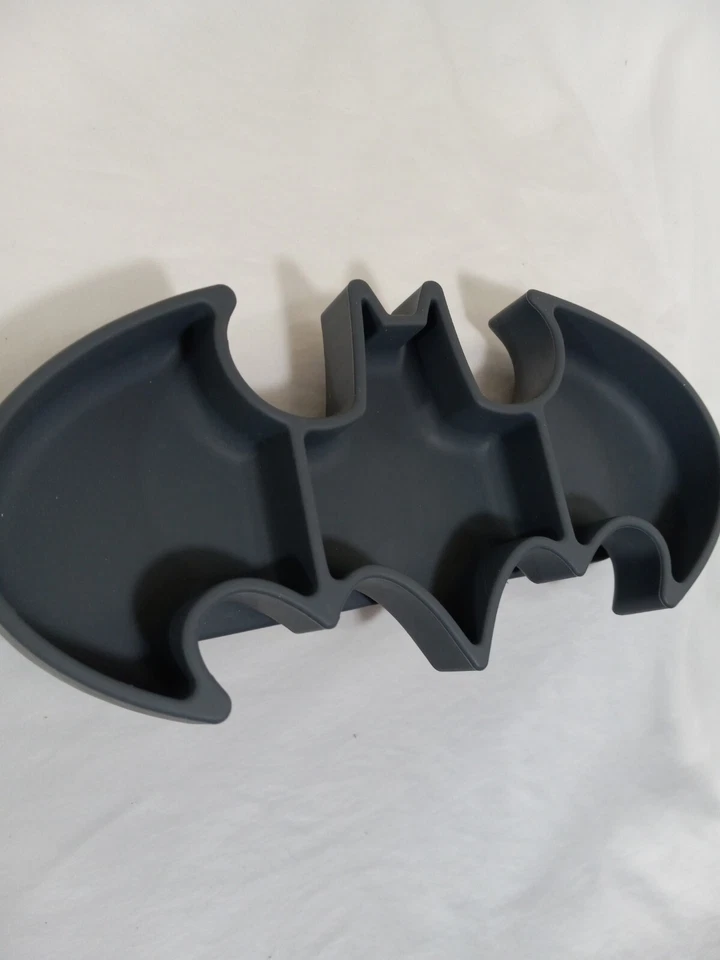 Plato con agarre de silicona Bumkins Batman con succión Foto 2 de 4