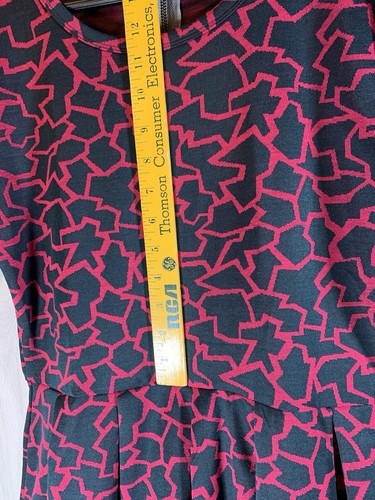 Abito Lula Roe Grande Amelia Astratto Geometrico Rosso Nero Tasche Cerniera - Foto 6 di 7