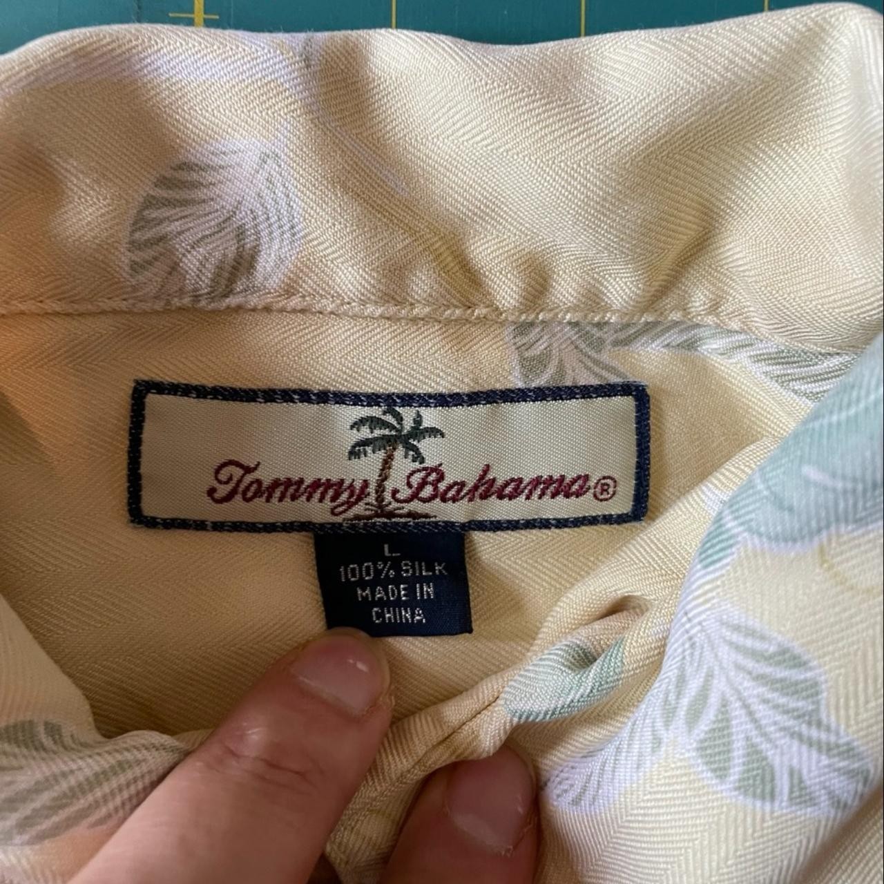 Tommy Bahama Leaf Patterned Yellow Button Up Size… - image 3